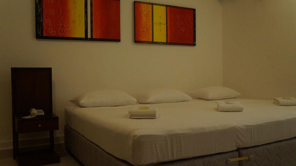 Havelock Residencies Hotel Colombo Room photo